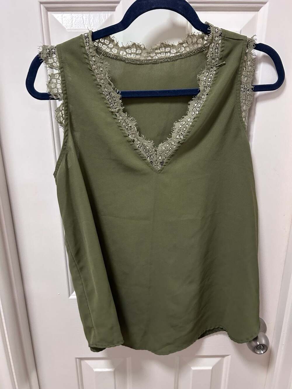 St Johns Bay Womens Green Tank Top Beaded V-Neck Size Large